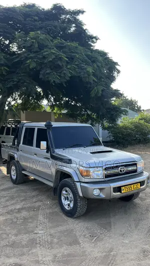 Toyota Land Cruiser 2017 Silver