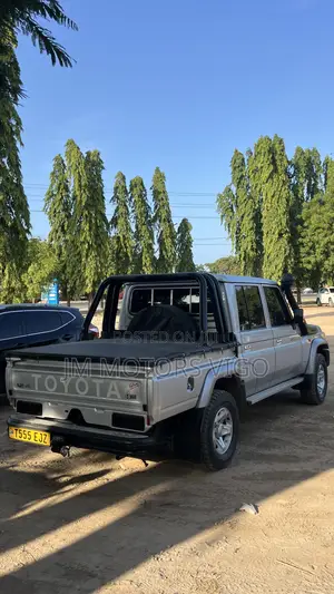 Toyota Land Cruiser 2017 Silver