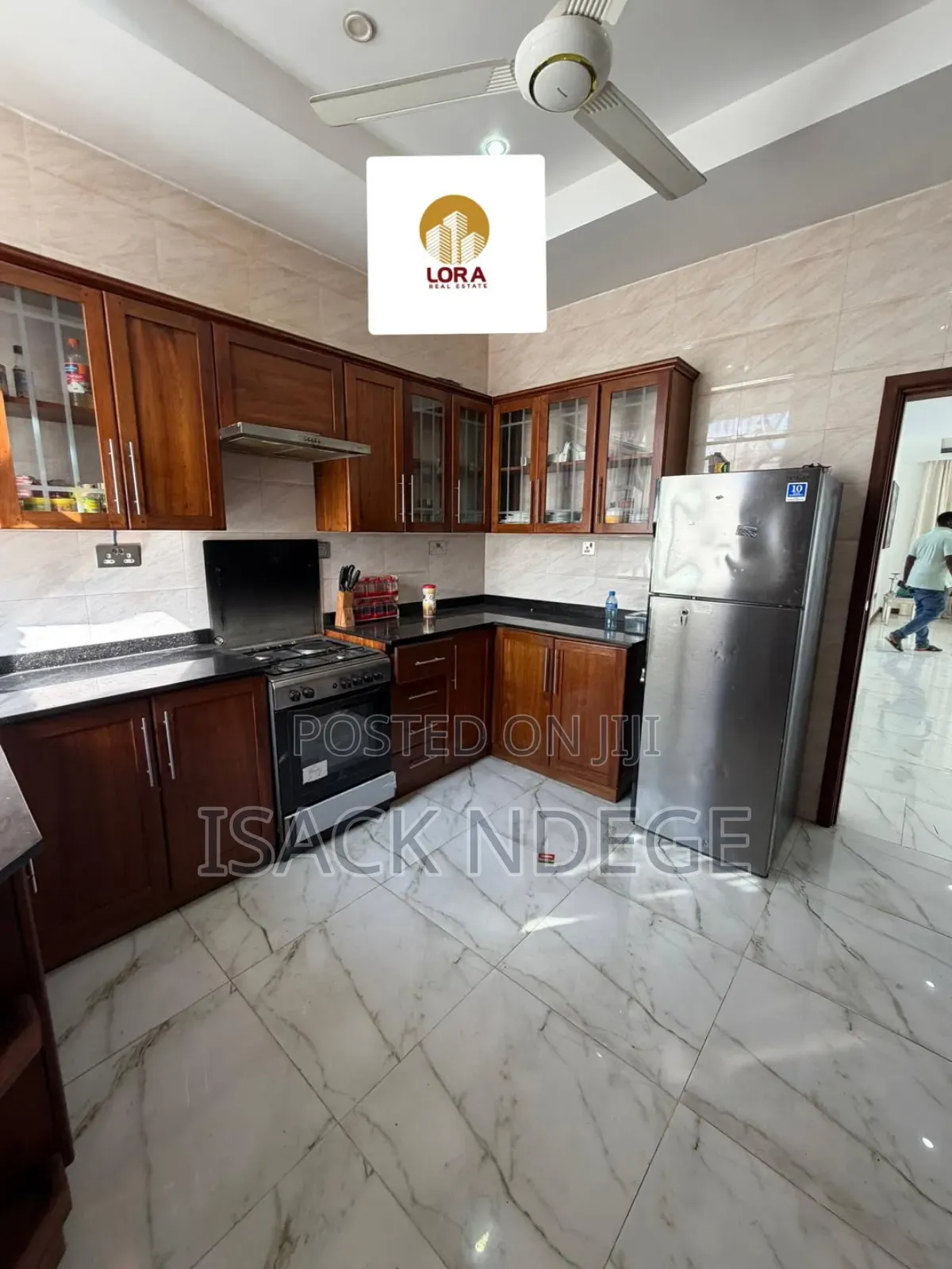 6bdrm Apartment in Ada Estate for rent
