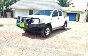 Toyota Hilux 2015 White