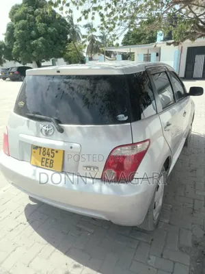 Toyota IST 2006 Silver