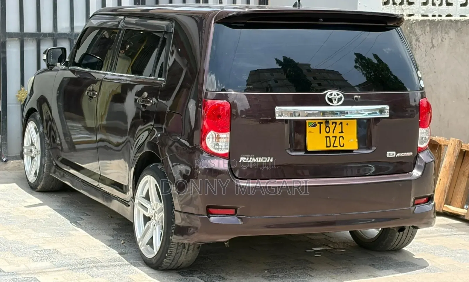 Toyota Corolla Rumion 2010 Black