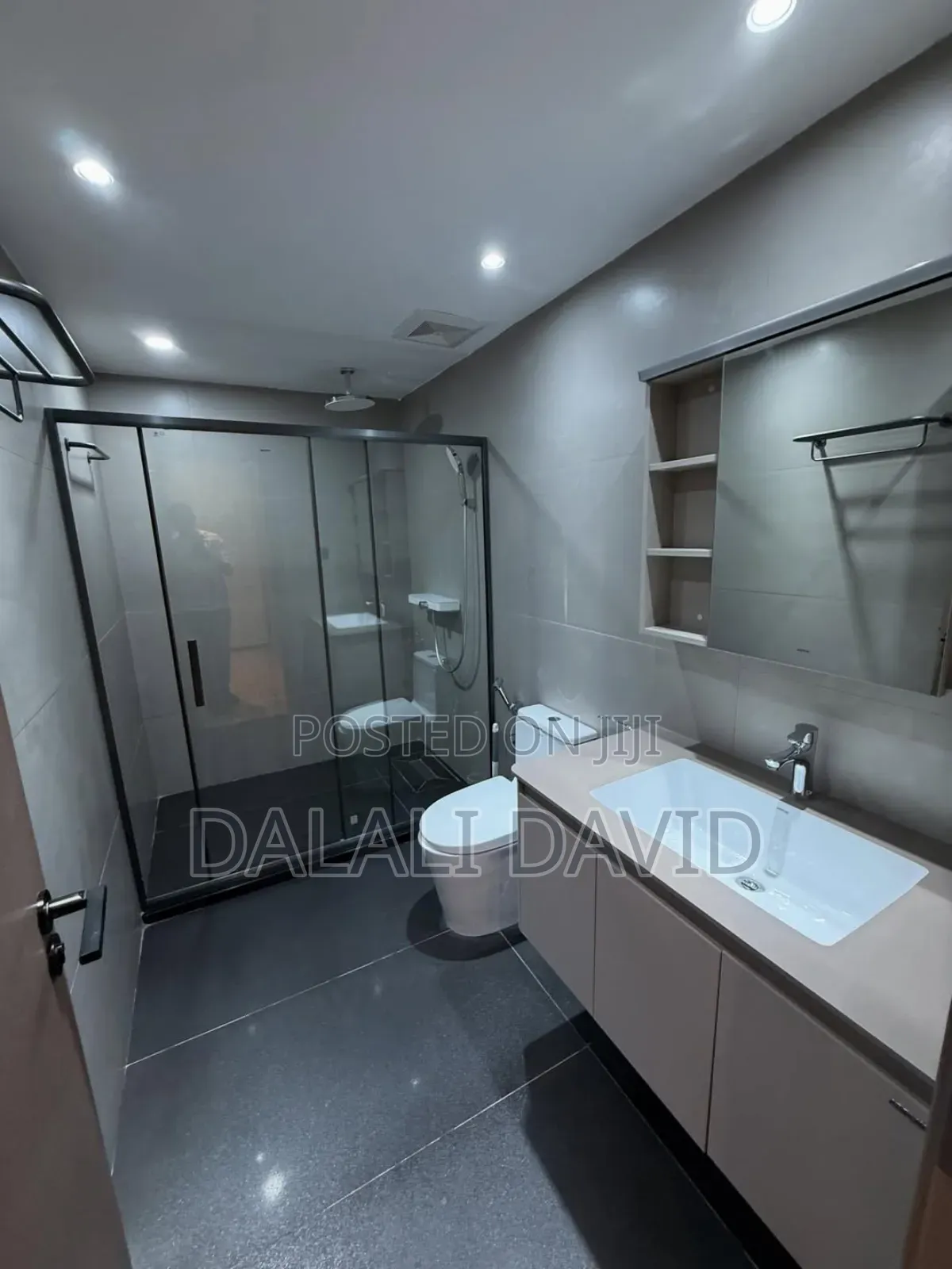 Furnished 3bdrm Duplex in Oysterbay for sale