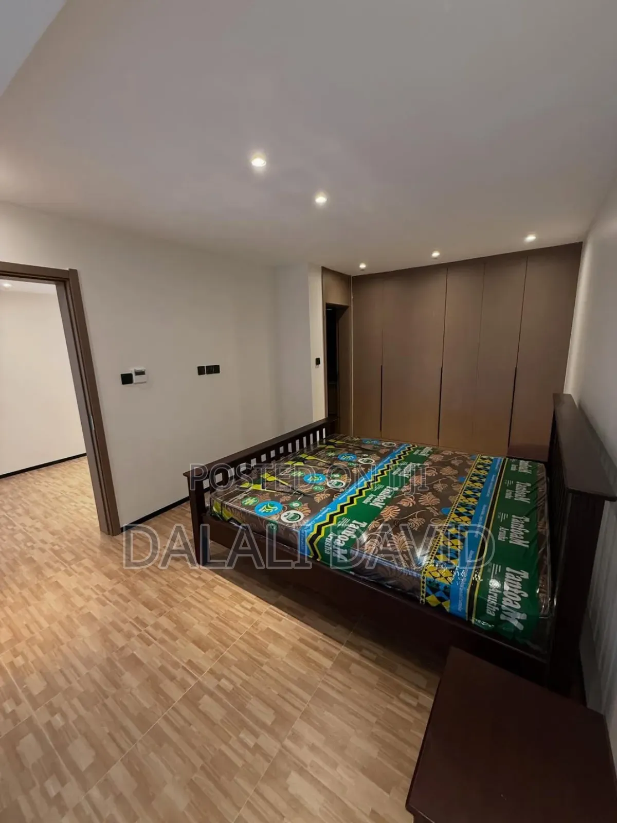 Furnished 3bdrm Duplex in Oysterbay for sale