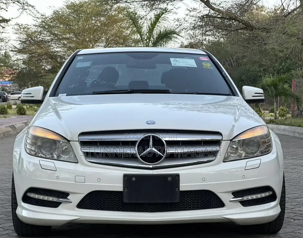 Mercedes-Benz C200 2010 White