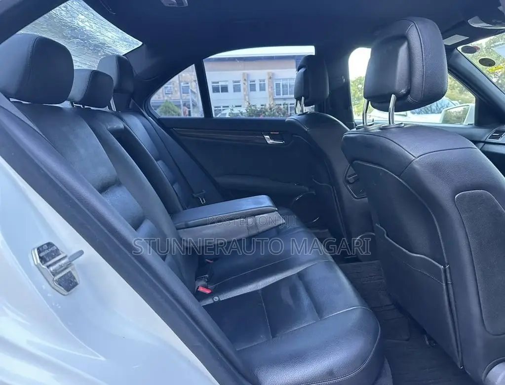 Mercedes-Benz C200 2010 White