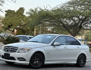 Mercedes-Benz C200 2010 White