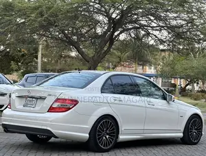 Mercedes-Benz C200 2010 White