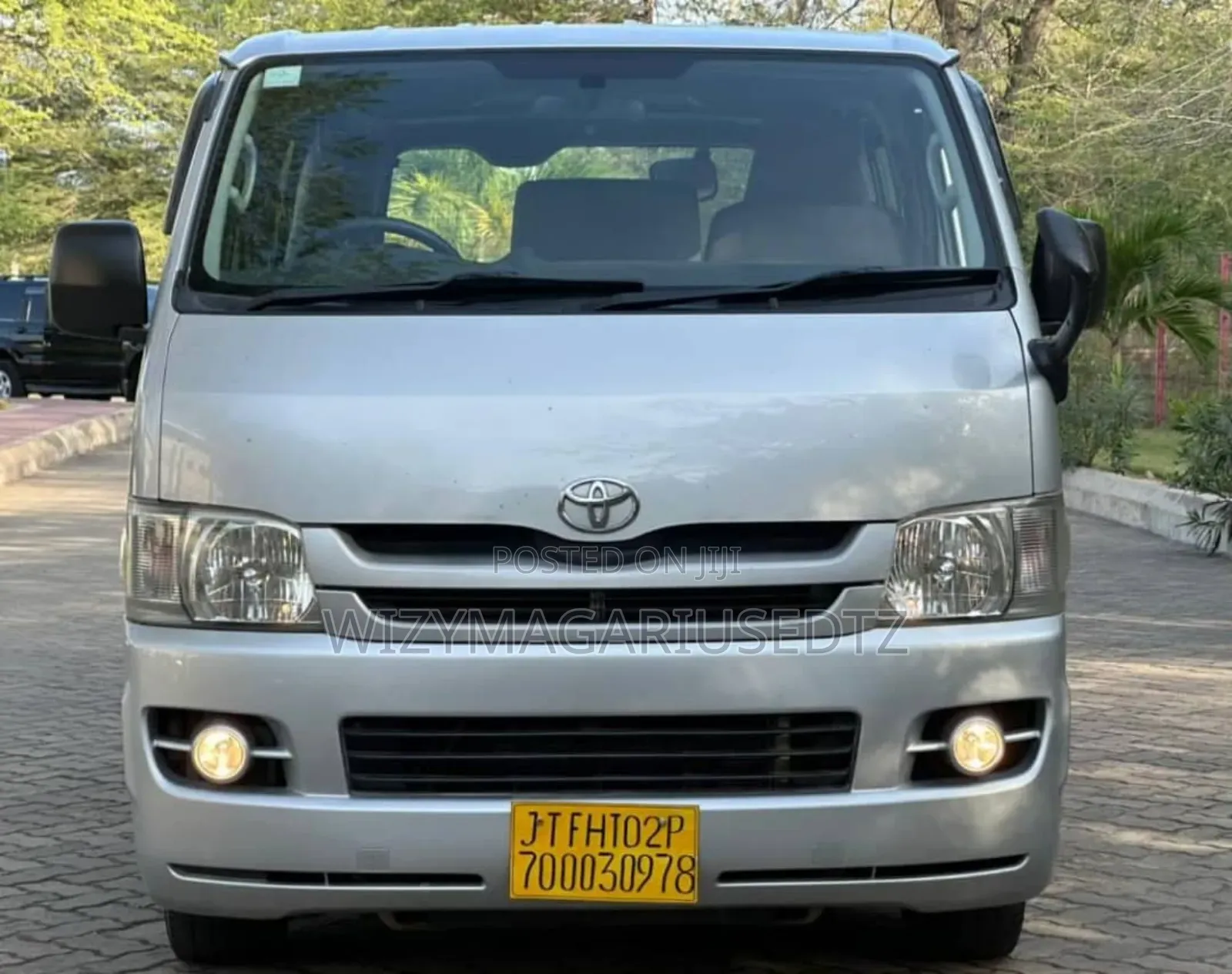 Toyota HiAce 2010 Silver