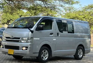 Toyota HiAce 2010 Silver