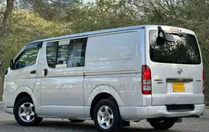 Toyota HiAce 2010 Silver