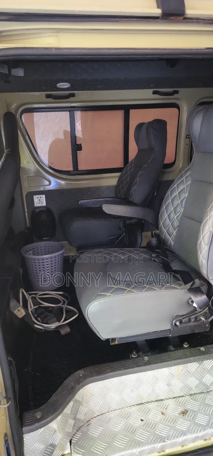 Toyota HiAce 2008 Gold