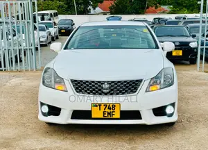 Toyota Crown 2010 Pearl