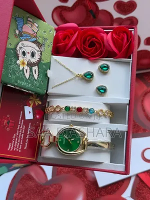 New Gucci Classic and Luxury Gold and Green Valentine Set for Valentin