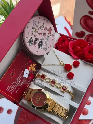 New Gucci Gold and Red Classic Valentine Set for Ladies
