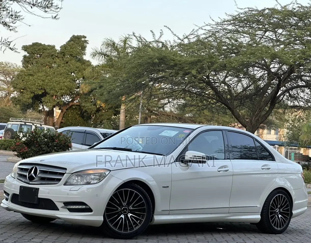 Mercedes-Benz C200 2010 White