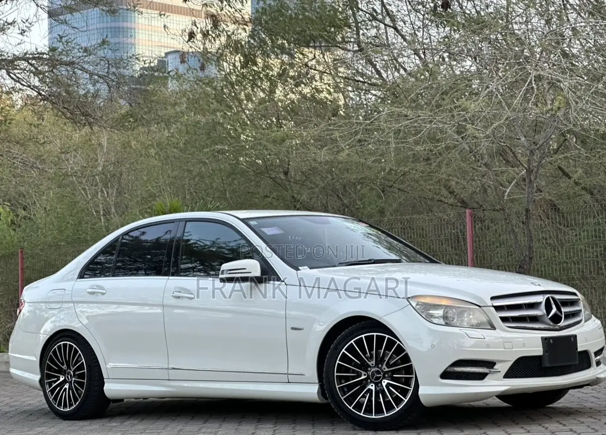 Mercedes-Benz C200 2010 White