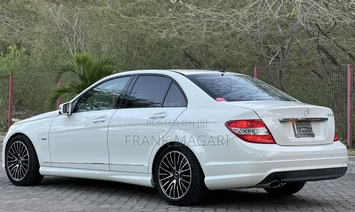 Mercedes-Benz C200 2010 White