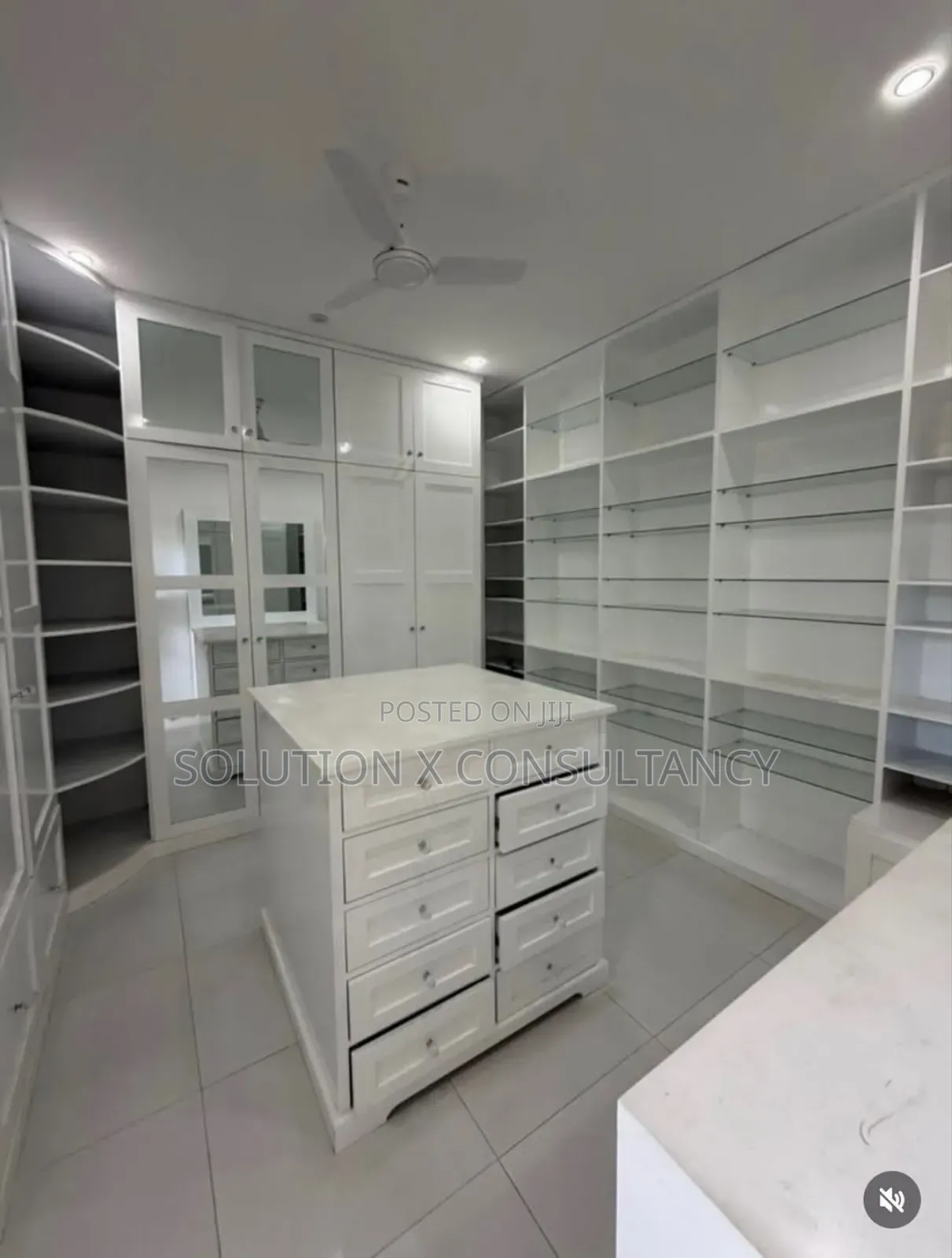 6bdrm House in Ada Estate for rent