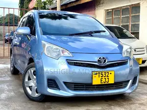 Toyota Ractis 2011 Blue