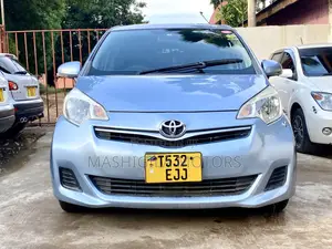 Toyota Ractis 2011 Blue