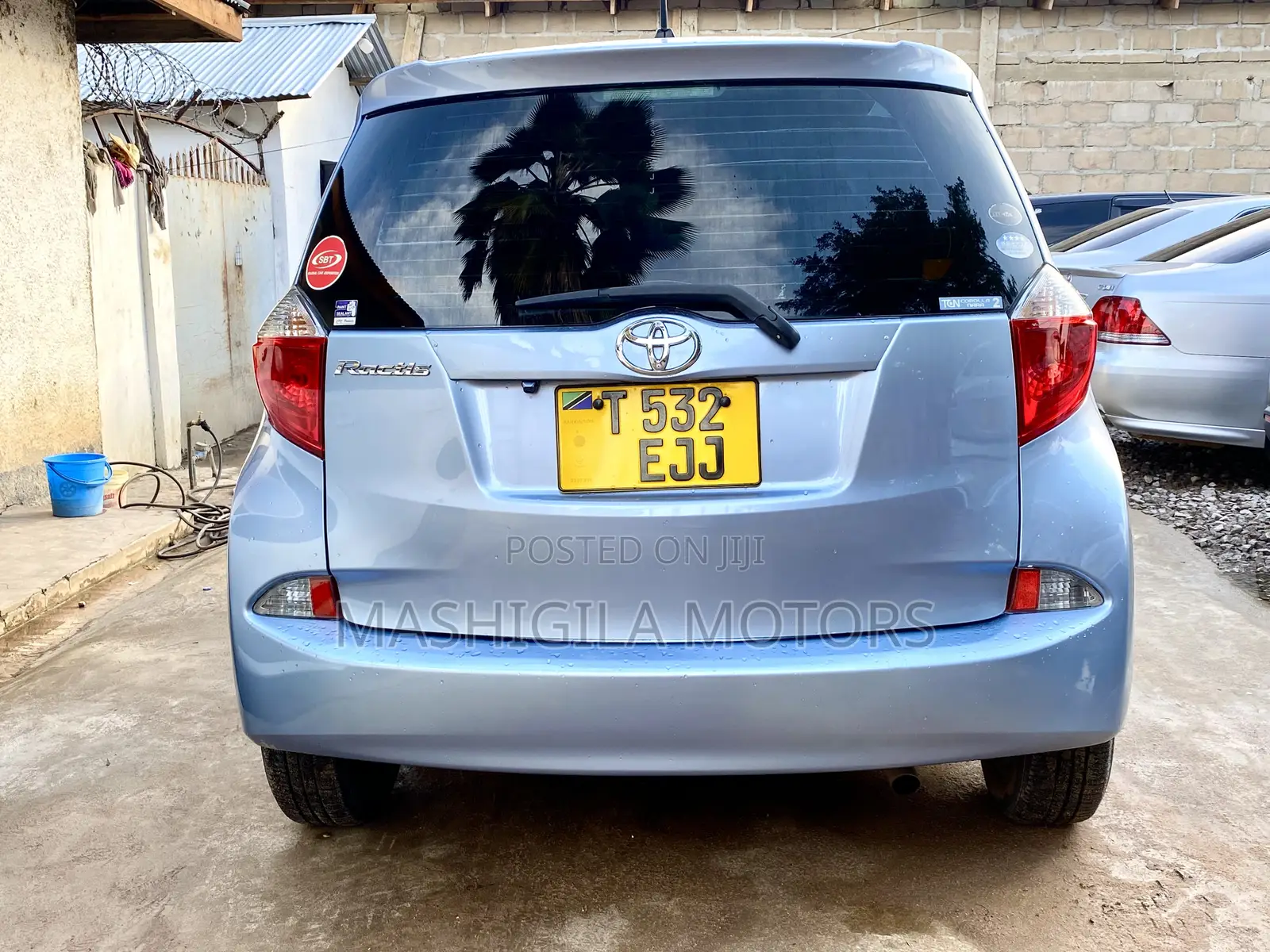 Toyota Ractis 2011 Blue