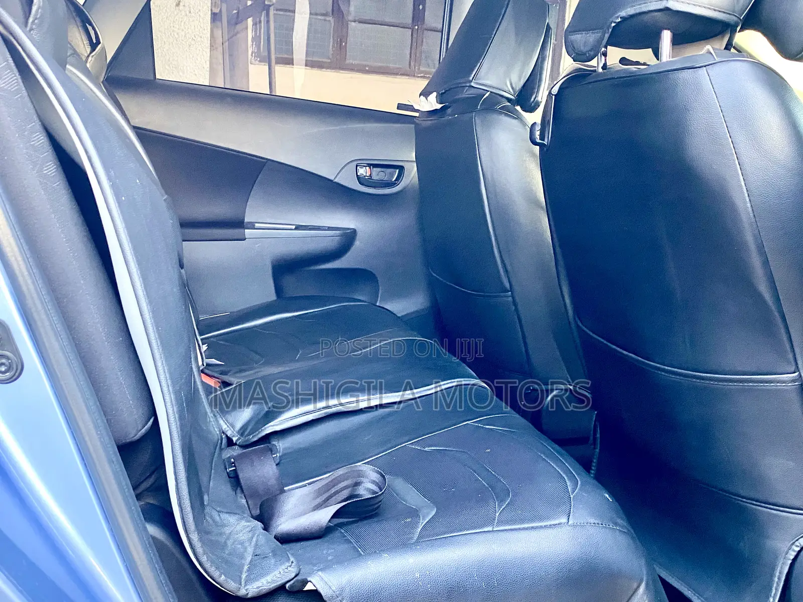Toyota Ractis 2011 Blue