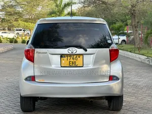Toyota Ractis 2008 Silver