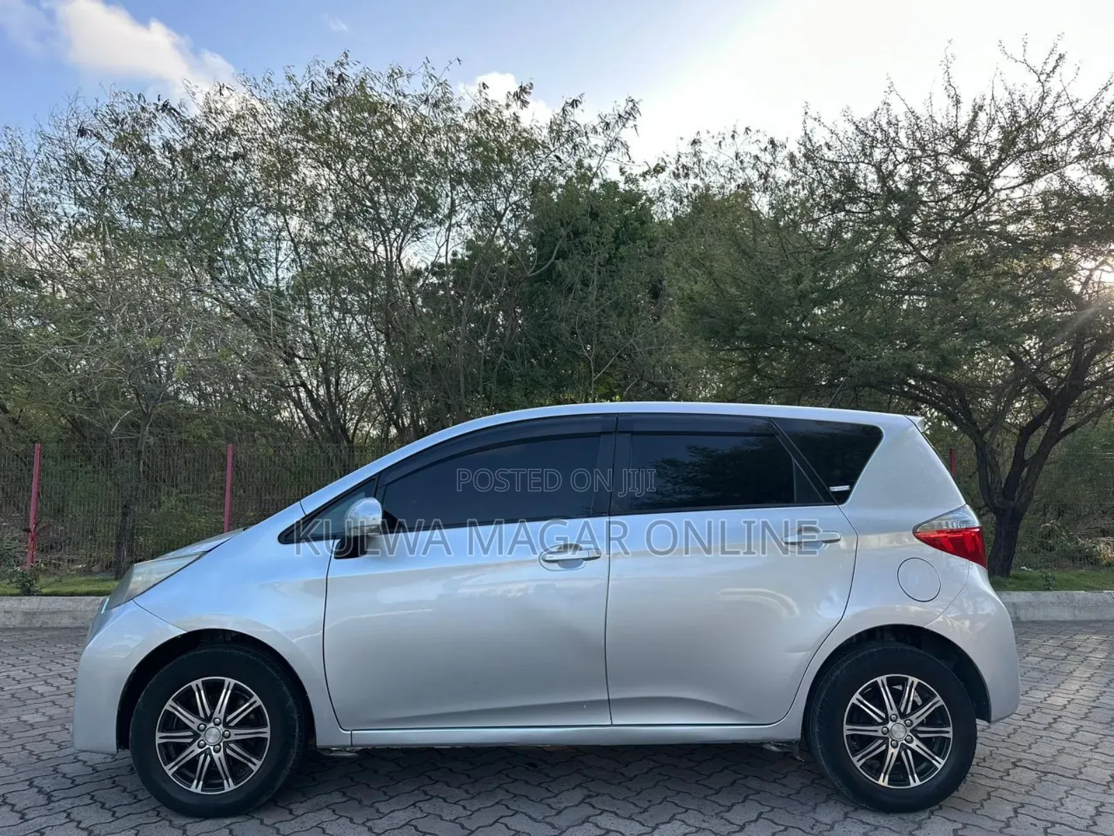 Toyota Ractis 2008 Silver