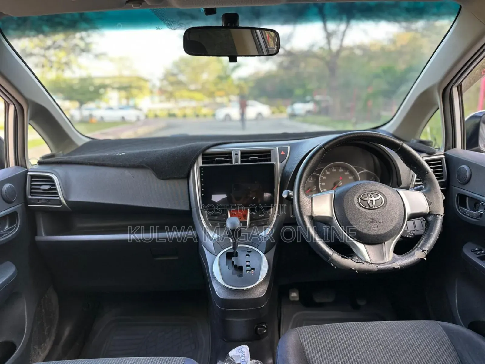 Toyota Ractis 2008 Silver