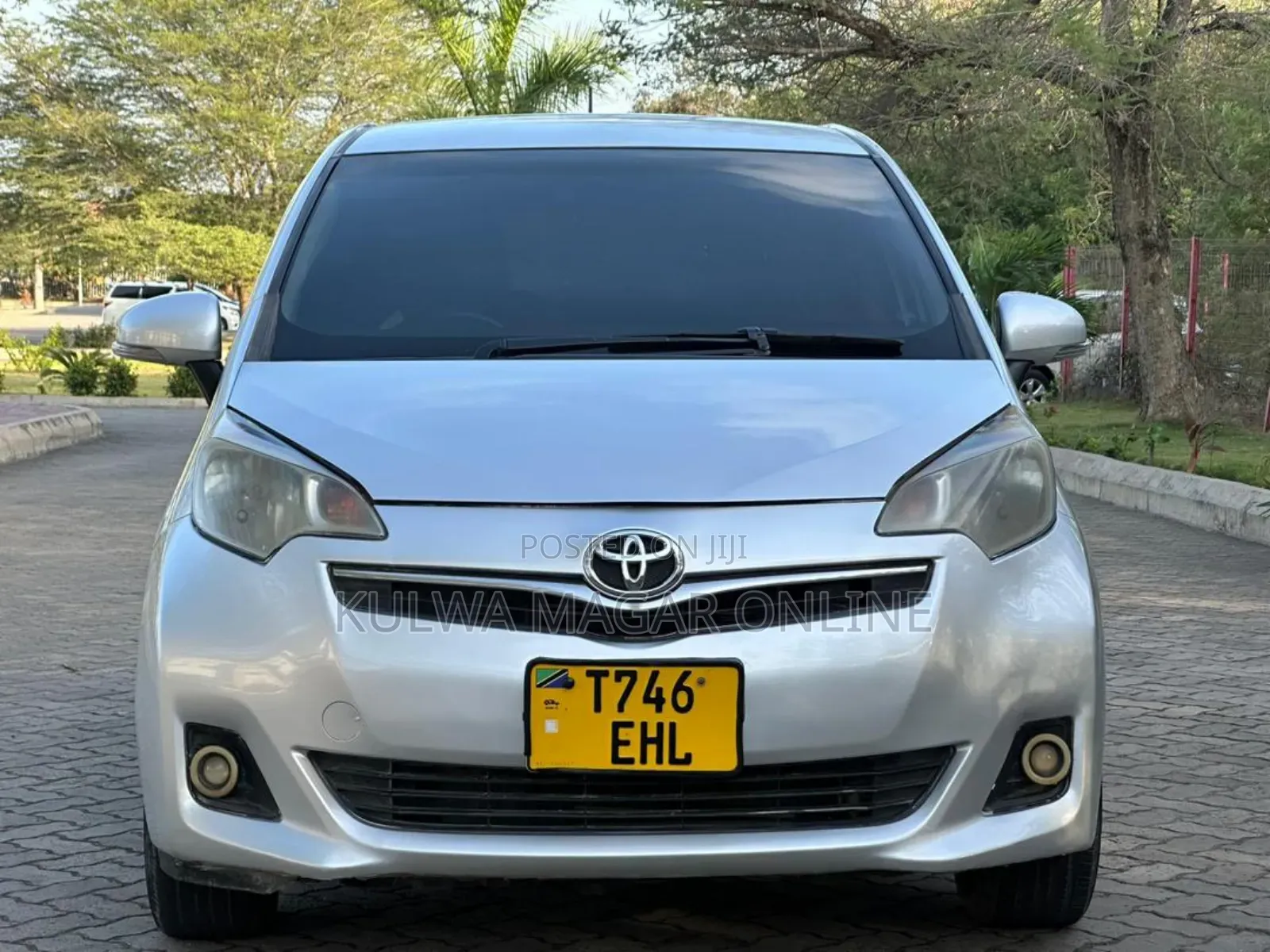 Toyota Ractis 2008 Silver