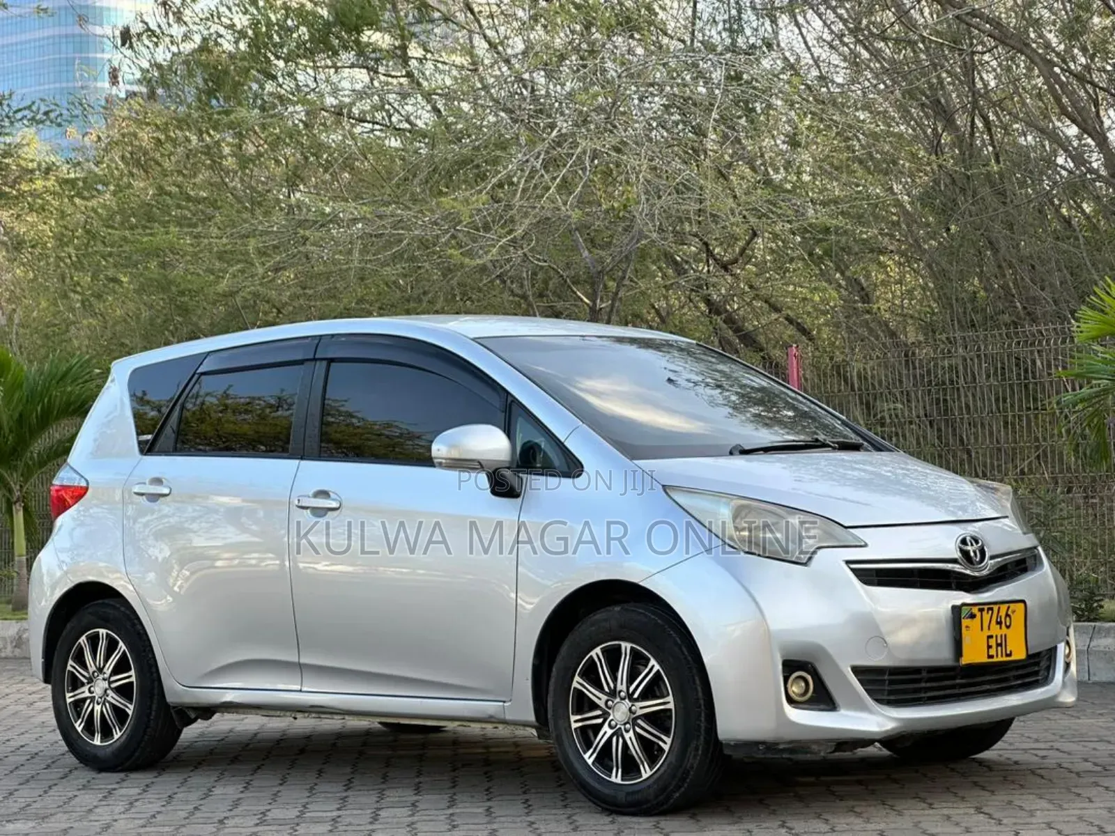 Toyota Ractis 2008 Silver