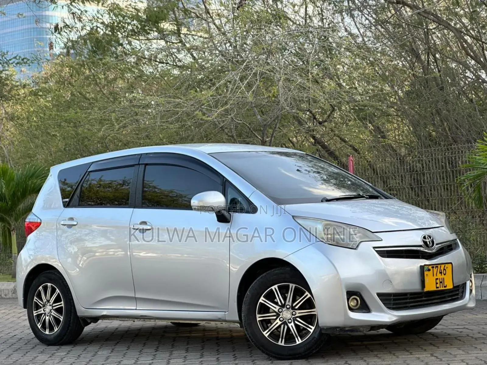 Toyota Ractis 2008 Silver