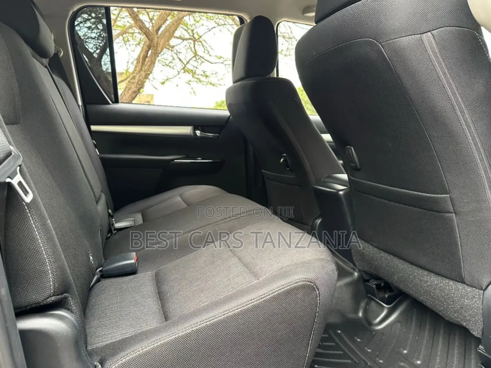 Toyota Hilux 2022 Brown