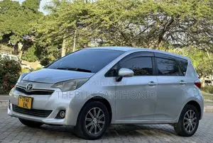 Toyota Ractis 2013 Silver