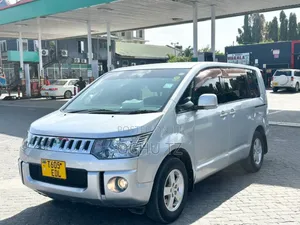 Mitsubishi Delica 2010 Silver