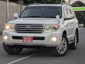 Toyota Land Cruiser 2015 White