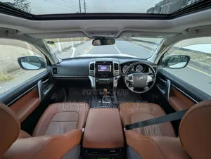 Toyota Land Cruiser 2015 White