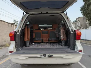 Toyota Land Cruiser 2015 White