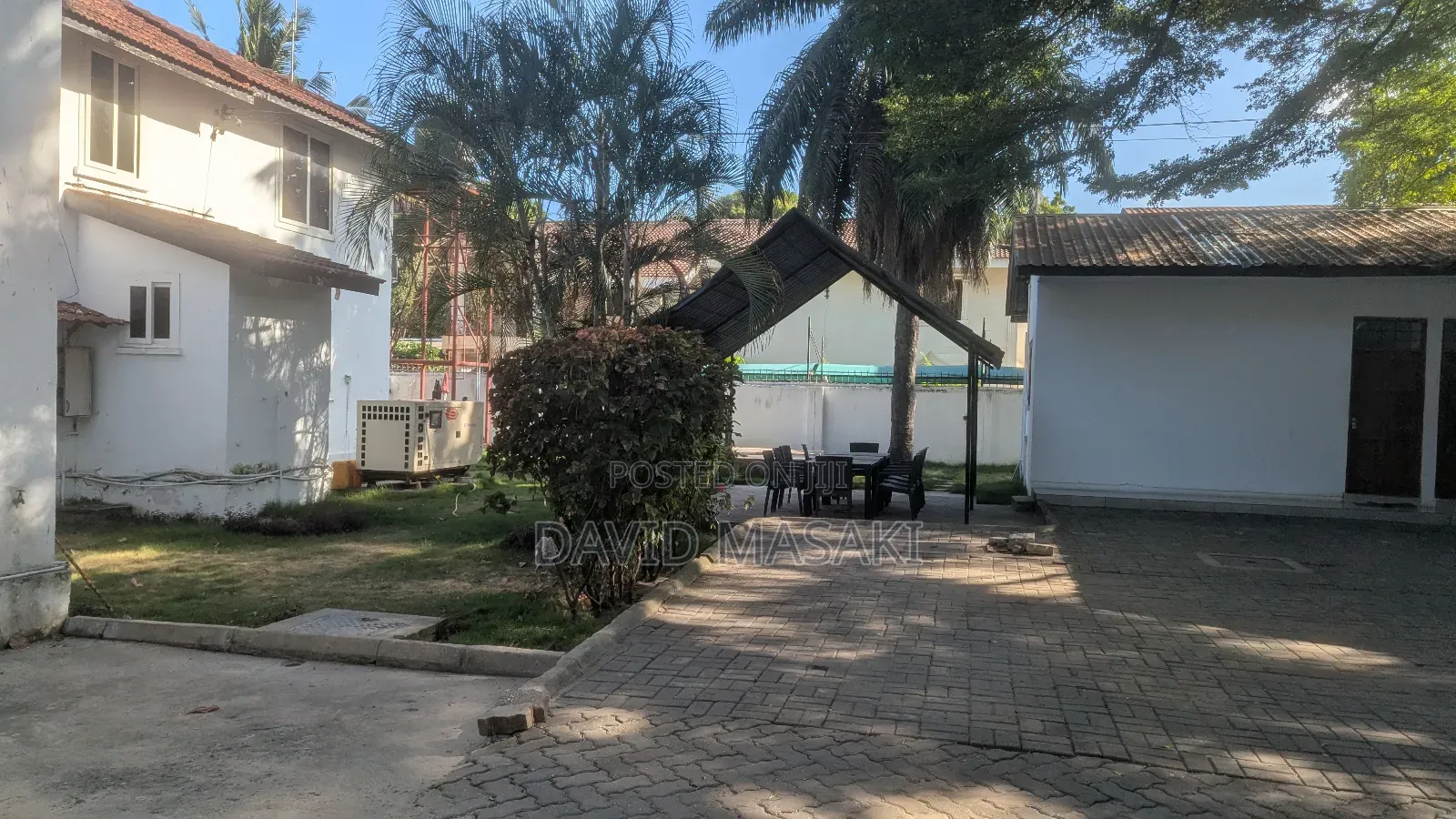 13 Rooms Office Building for Rent in Regent Estate Near Morocco Square