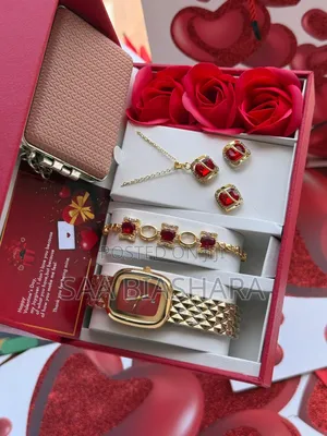 New Gucci Red and Gold Classic and Luxury Valentine Set for Women's