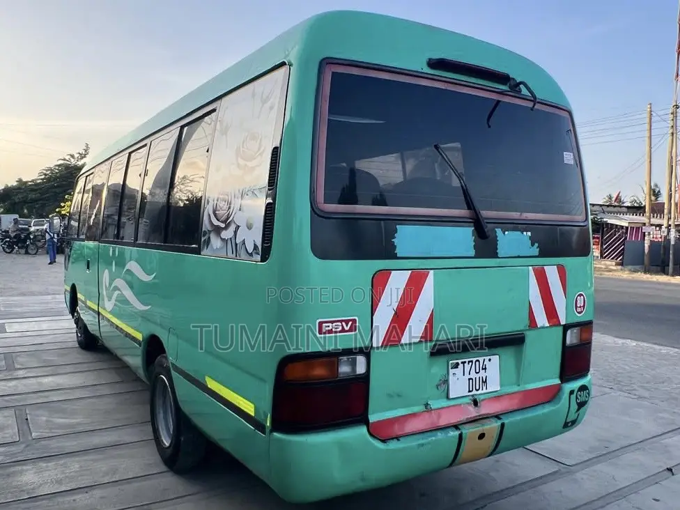 Toyota Coaster 2000 Green