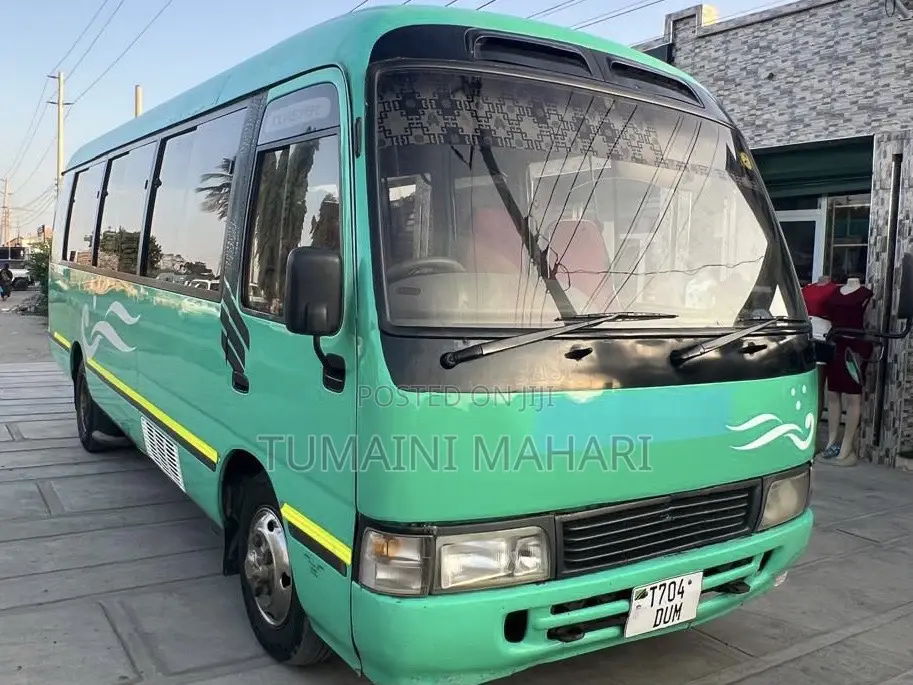 Toyota Coaster 2000 Green