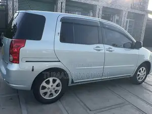 Toyota Raum 2003 Silver
