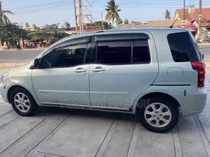 Toyota Raum 2003 Silver