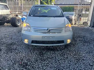 Toyota Raum 2007 Silver