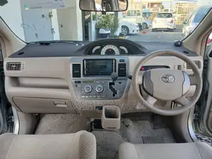 Toyota Raum 2007 Silver