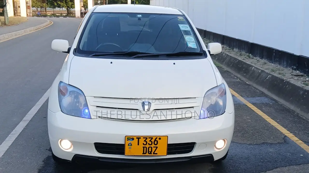 Toyota IST 2002 White