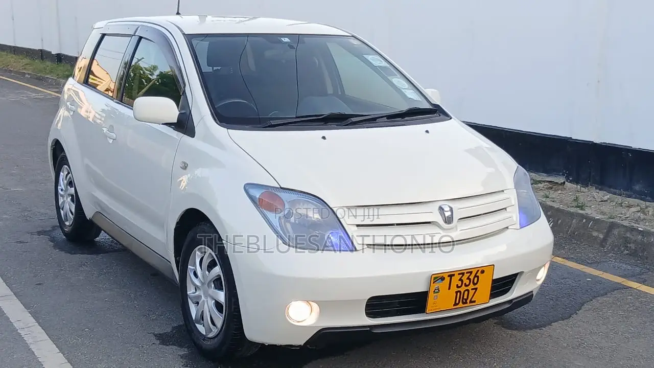 Toyota IST 2002 White