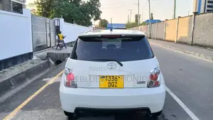 Toyota IST 2002 White